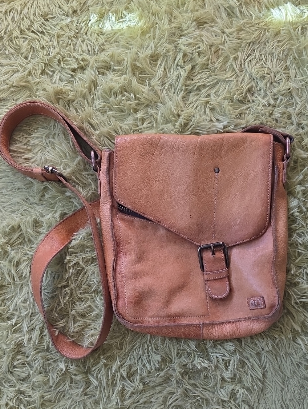 BedStu Crossbody Bag